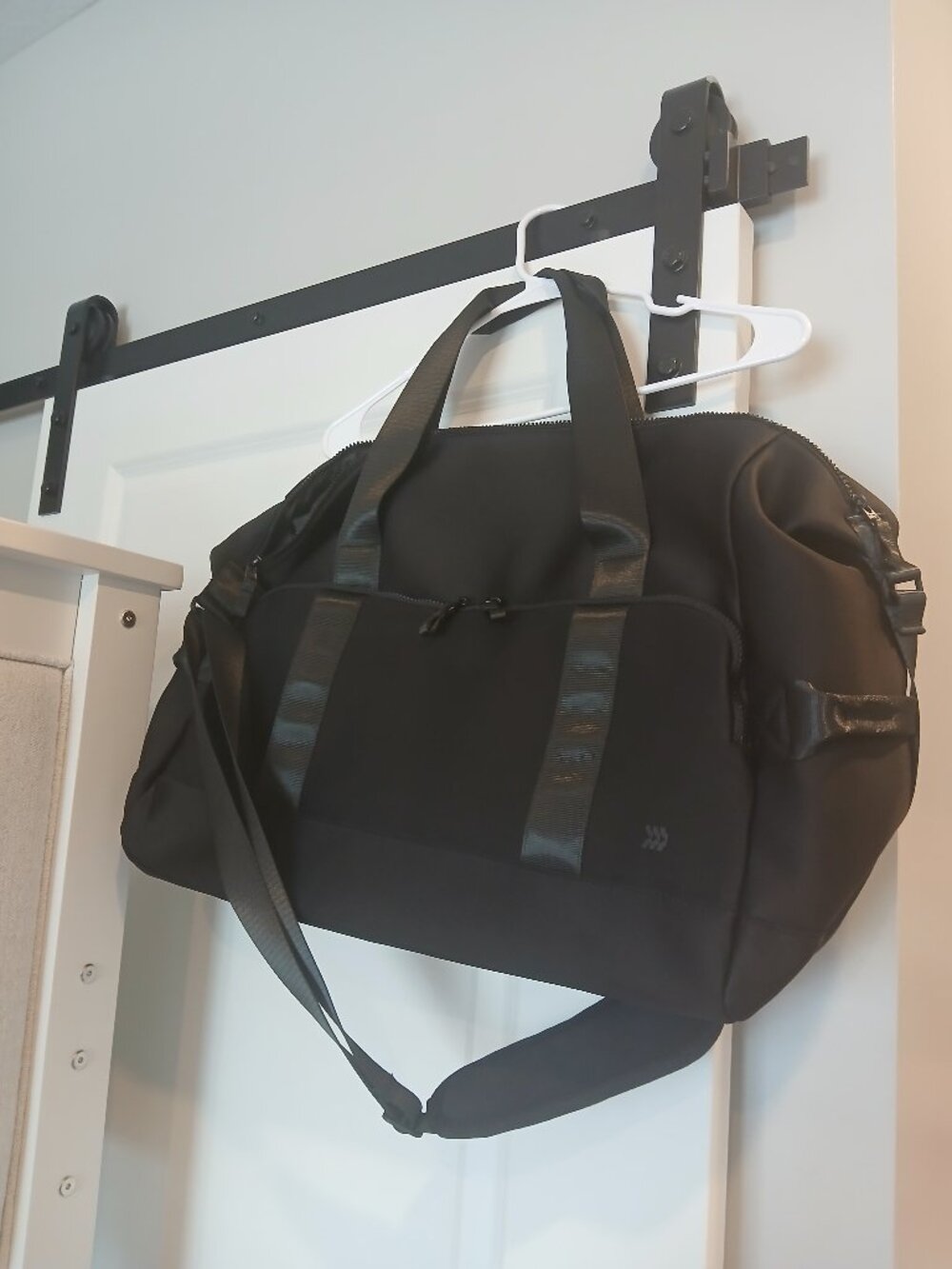 NEW BLACK ALL IN MOTION NEOPRENE DUFFLE WITH SIDE POCKET!!!